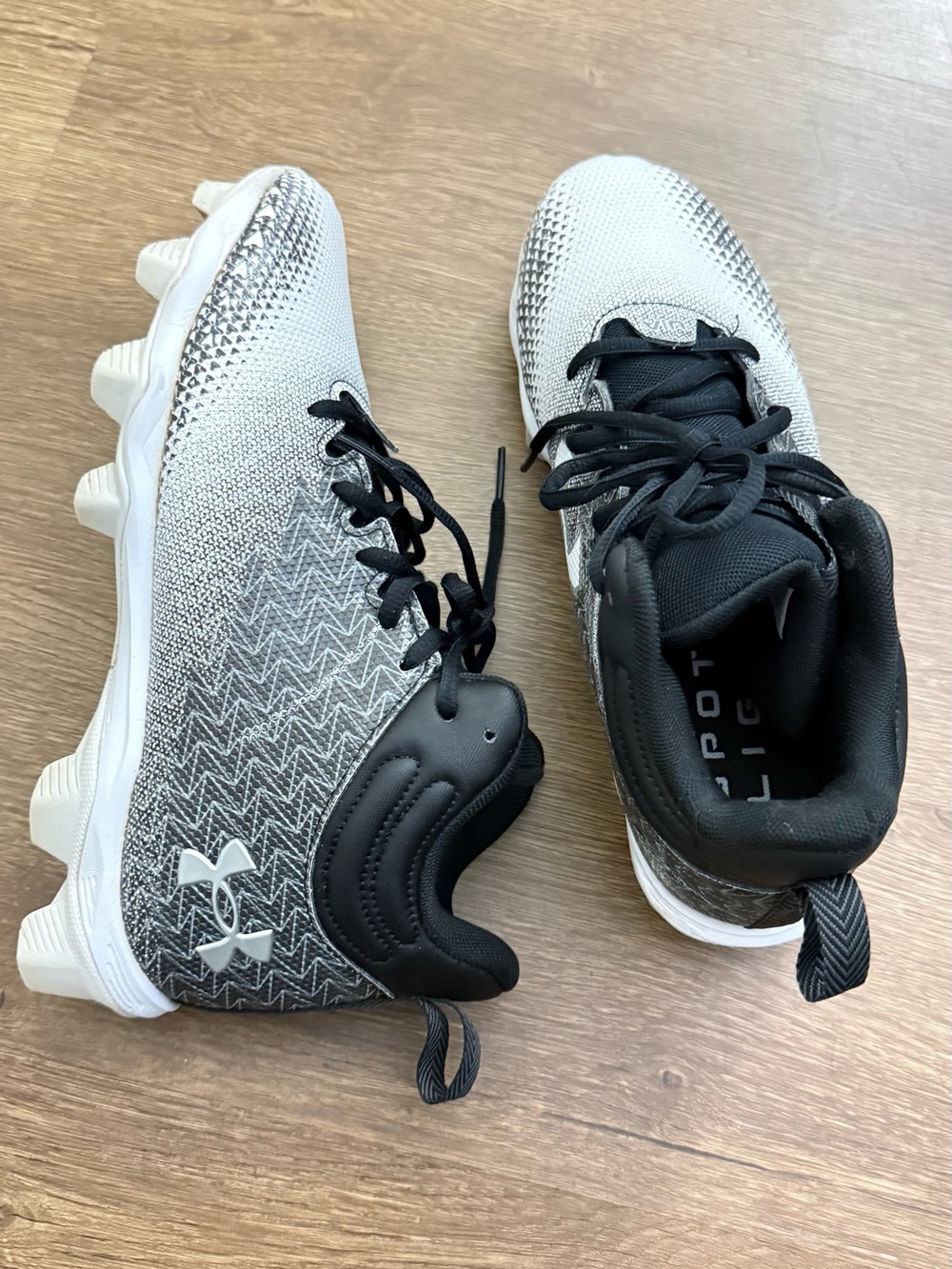 Under Armour Spotlight Hammer Wide Black/White Football Cleat Size 8.5
